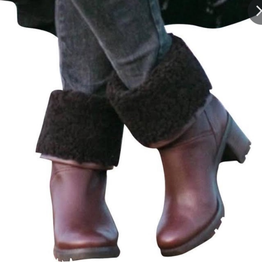 UGG jessia chocolate brown leather booties with shearling inside size 10